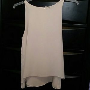 Fashionable sleeveless blouse